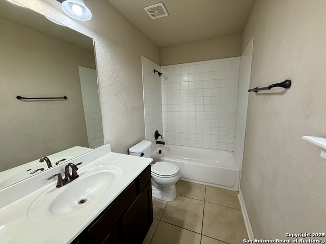 Listing photo id 34 for 2930 Elm Tree Park