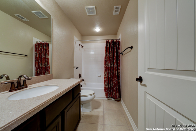 Listing photo id 9 for 17926 Camino Grande