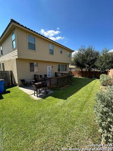 Listing photo id 14 for 17926 Camino Grande