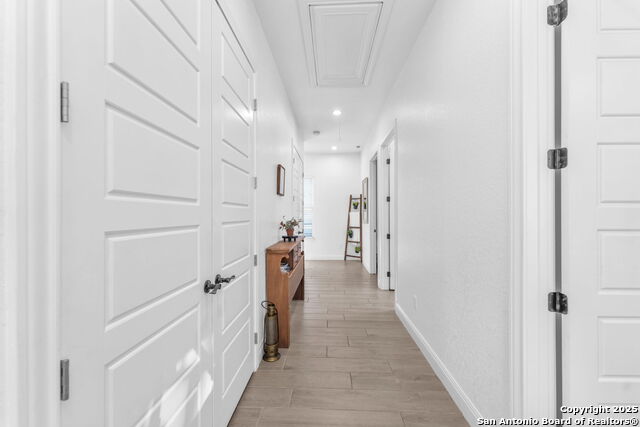 Listing photo id 28 for 11260 Beverly Hills