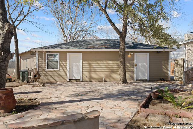 Listing photo id 27 for 4515 Pecan Grove