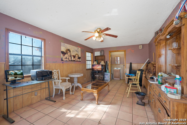 Listing photo id 28 for 4515 Pecan Grove