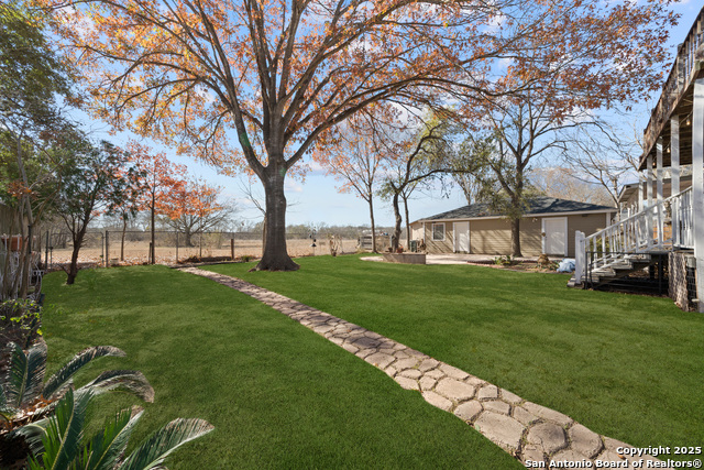 Listing photo id 32 for 4515 Pecan Grove