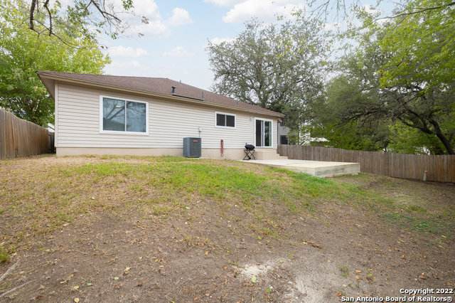 Listing photo id 21 for 9422 Winding Elm Pl