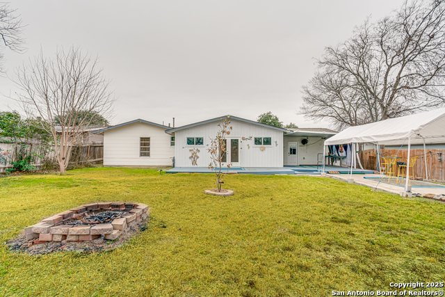 Listing photo id 28 for 323 Pinewood Ln