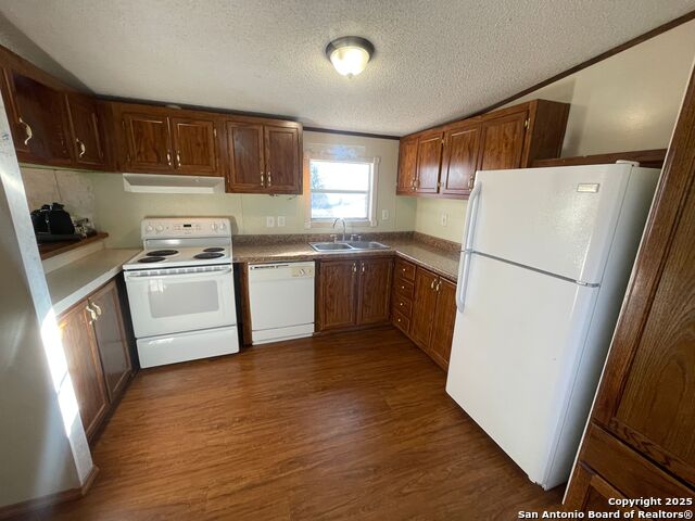 Listing photo id 3 for 16240 San Pedro  49