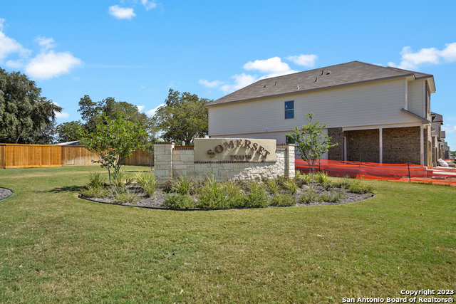 Listing photo id 16 for 9307 Graze Land Drive