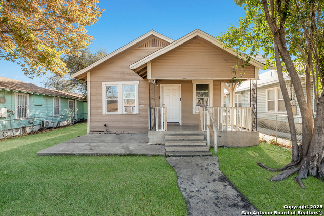 Details for 826 Lombrano St, San Antonio, TX 78207