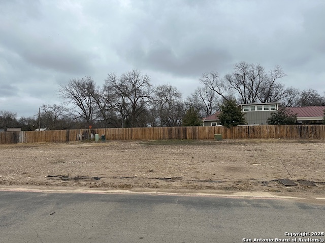 Details for 121 Sutton Place-lot16, Uvalde, TX 78801