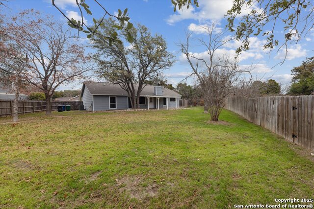 Listing photo id 26 for 16303 Clouded Crest St