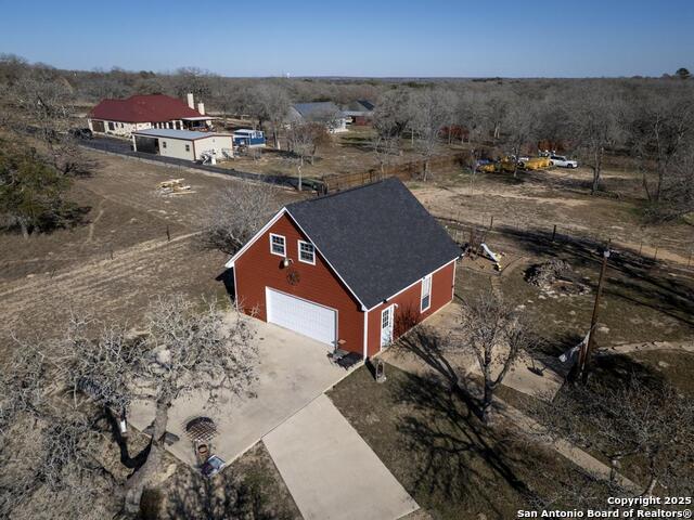 Listing photo id 26 for 1007 Bluebonnet Ln