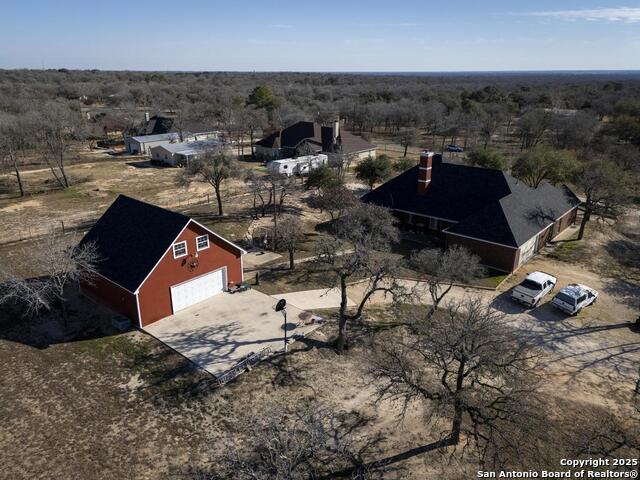 Listing photo id 27 for 1007 Bluebonnet Ln