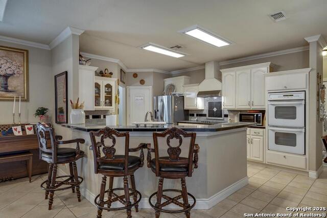 Listing photo id 5 for 1007 Bluebonnet Ln