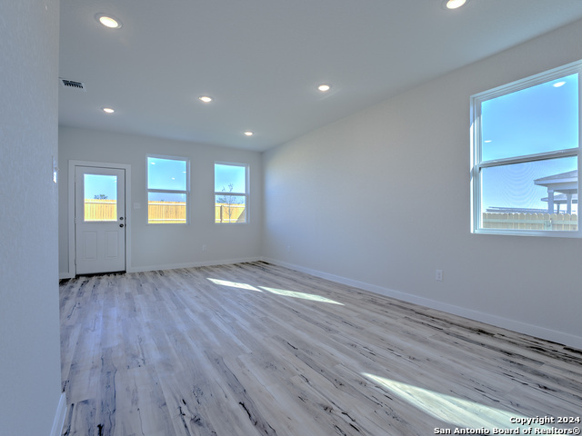 Image 16 of 26 For 9954 Forestier Green