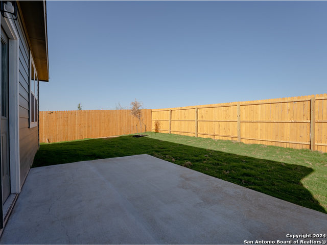 Image 25 of 26 For 9954 Forestier Green