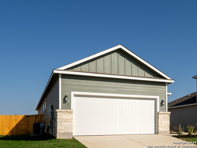 Image 5 of 26 For 9954 Forestier Green