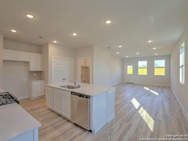 Image 8 of 26 For 9954 Forestier Green