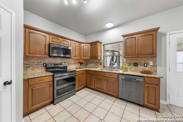 Listing photo id 4 for 1524 Juniper Ln