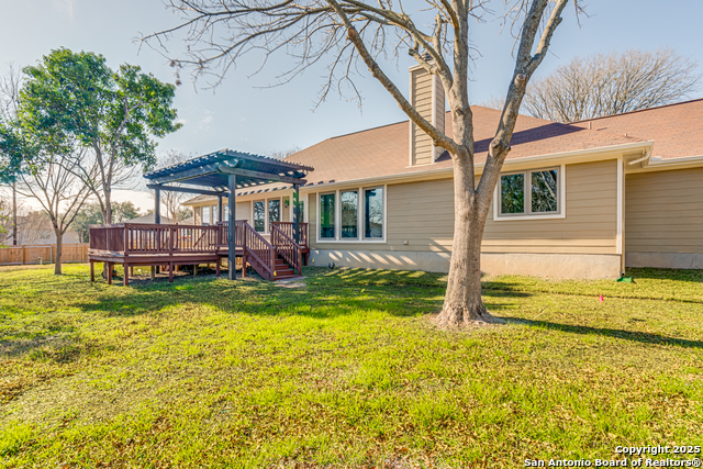 Listing photo id 32 for 1644 Chestnut Oak