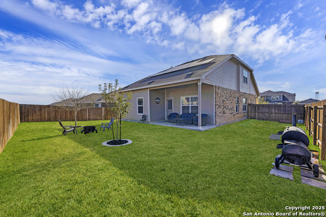 Listing photo id 33 for 2433 Moselle Ln