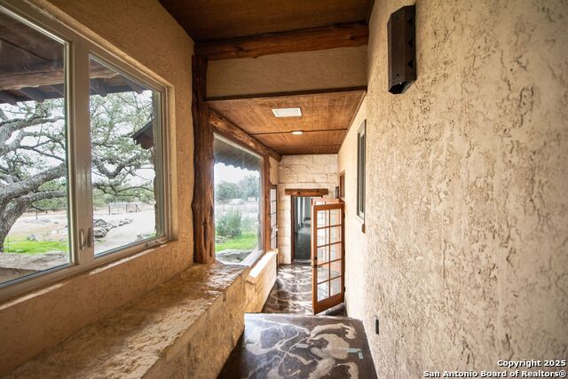 Listing photo id 21 for 10550 State Highway 46