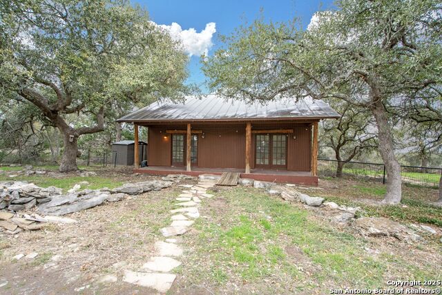 Listing photo id 32 for 10550 State Highway 46