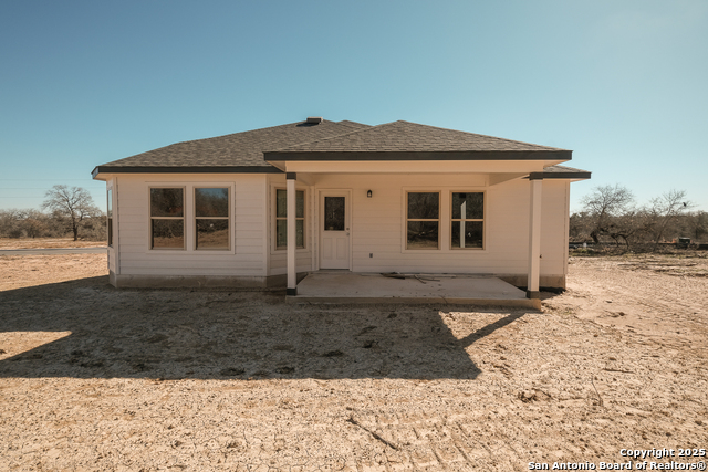 Listing photo id 9 for 21143 Jordans Ranch Way