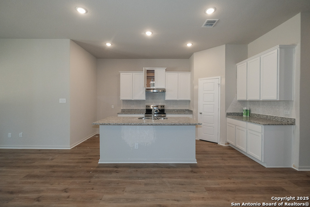 Listing photo id 1 for 21143 Jordans Ranch Way