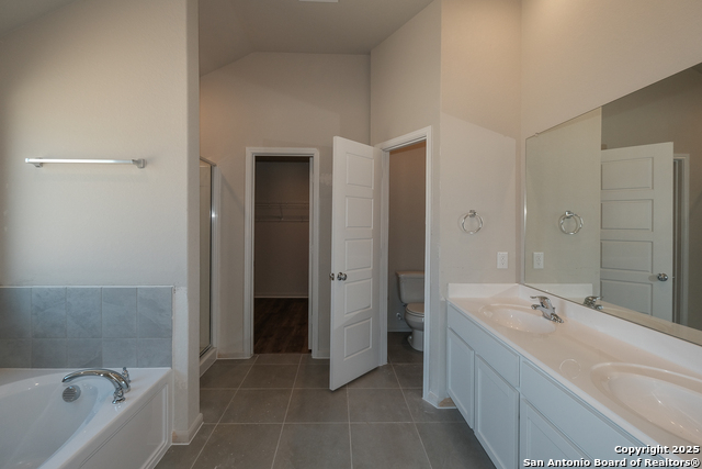 Listing photo id 4 for 21143 Jordans Ranch Way