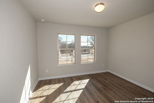 Listing photo id 5 for 21143 Jordans Ranch Way