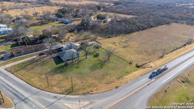 Details for 1901 3rd St  , Floresville, TX 78114