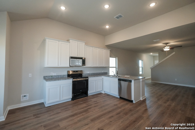 Listing photo id 1 for 10343 White Hart Lane