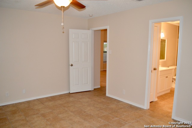 Image 4 of 20 For 427 Saddlebrook Dr