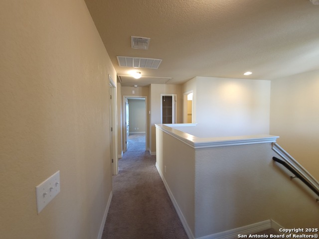 Listing photo id 11 for 1506 Bluewood Crst