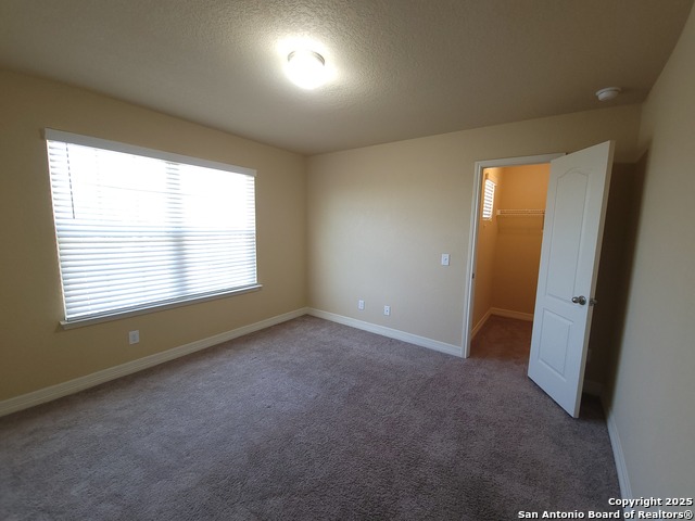 Listing photo id 13 for 1506 Bluewood Crst