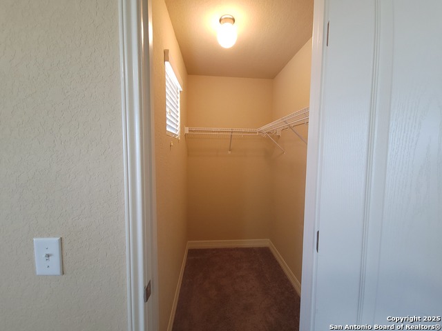 Listing photo id 14 for 1506 Bluewood Crst