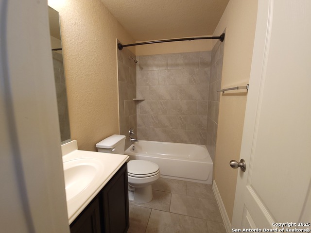 Listing photo id 18 for 1506 Bluewood Crst