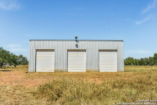 Image 9 of 17 For 20757 Us Highway 83