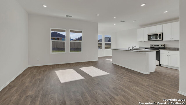 Image 7 of 31 For 322 Honeydew Way