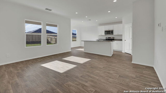 Image 8 of 31 For 322 Honeydew Way