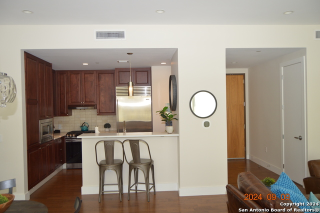 Listing photo id 10 for 610 Market St E 2803