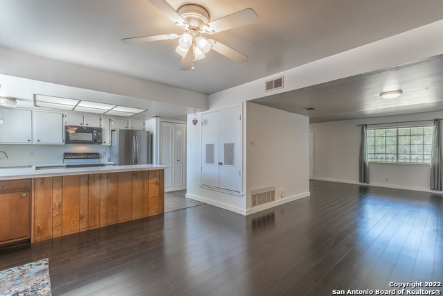 Image 10 of 40 For 6746 Crown Rdg