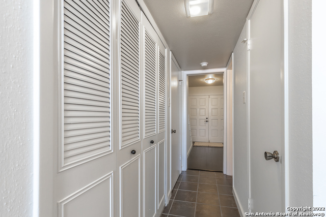 Image 14 of 40 For 6746 Crown Rdg