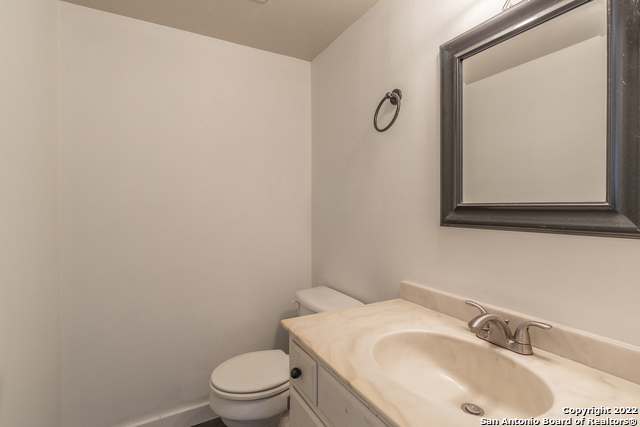 Image 15 of 40 For 6746 Crown Rdg