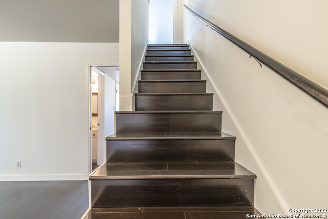 Image 16 of 40 For 6746 Crown Rdg