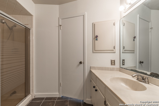 Image 22 of 40 For 6746 Crown Rdg