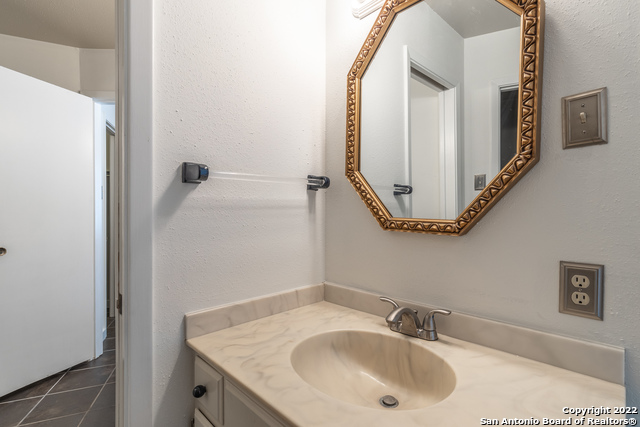 Image 25 of 40 For 6746 Crown Rdg