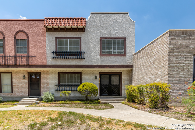 Image 3 of 40 For 6746 Crown Rdg