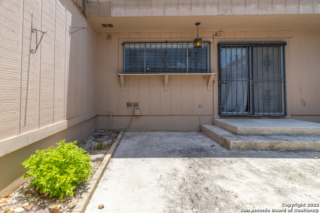 Image 32 of 40 For 6746 Crown Rdg
