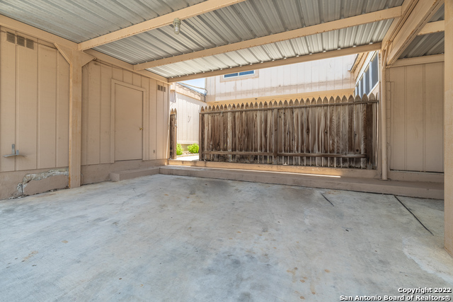 Image 33 of 40 For 6746 Crown Rdg